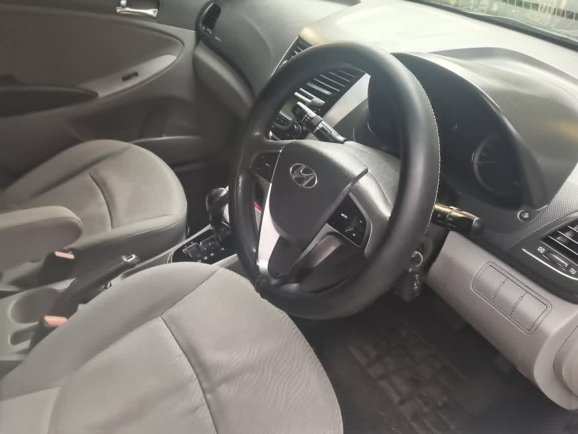 Hyundai Accent 2011 - Used Car sale in Sri Lanka - patpat.lk