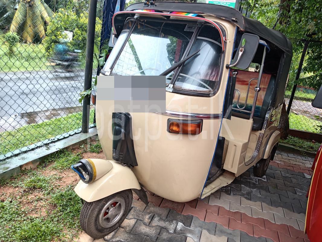 Bajaj Three Wheel 2003 - மறுசீரமைக்கப்பட்டது முச்சக்கர வண்டி sale in Sri Lanka - patpat.lk