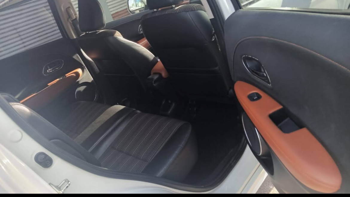 Honda Vezel 2015 - பயன்படுத்தப்பட்டது SUV sale in Sri Lanka - patpat.lk