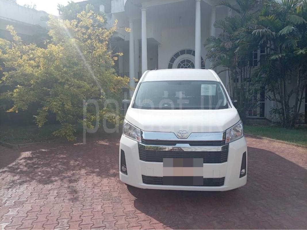 Toyota Commuter 2025 - Brand New Van sale in Sri Lanka - patpat.lk