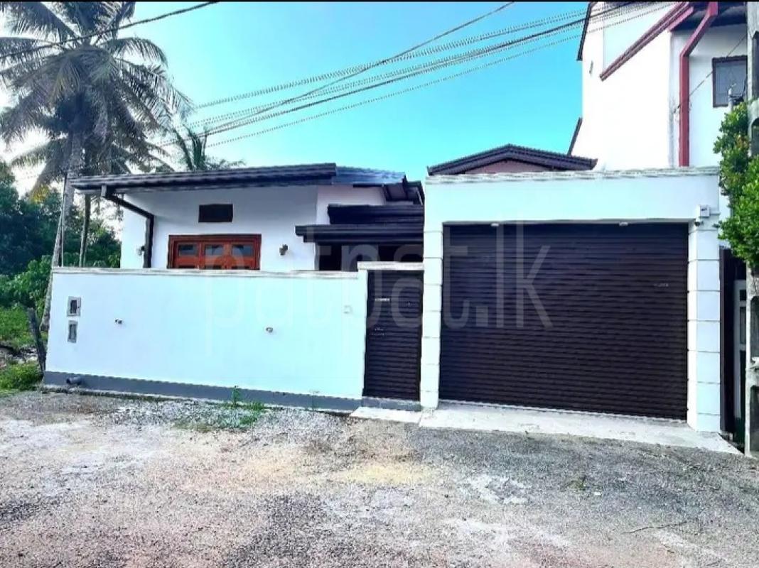 House for Sale in Athurugiriya ads-image-1