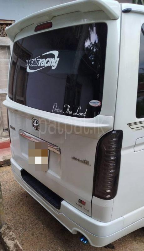 Toyota Hiace 2012 - பயன்படுத்தப்பட்டது வேன் sale in Sri Lanka - patpat.lk