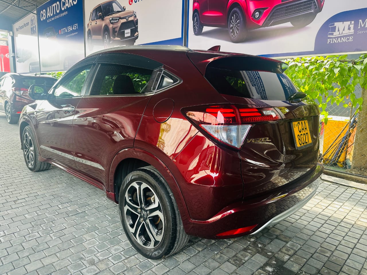 Honda Vezel 2014 - Used SUV sale in Sri Lanka - patpat.lk