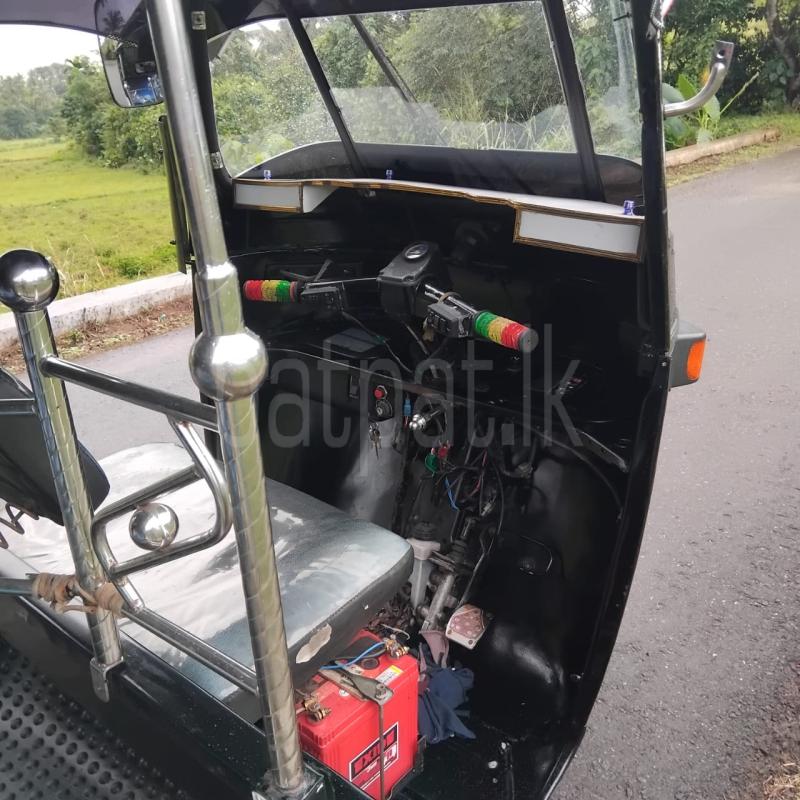 Bajaj 4 stroke 2009 - Used Three wheeler sale in Sri Lanka - patpat.lk