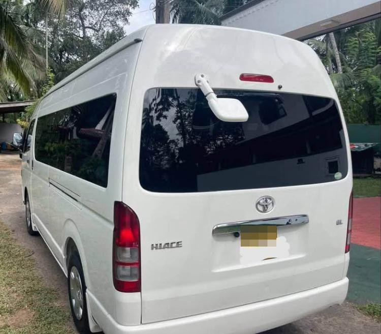 Toyota Hiace 2015 - பயன்படுத்தப்பட்டது வேன் sale in Sri Lanka - patpat.lk