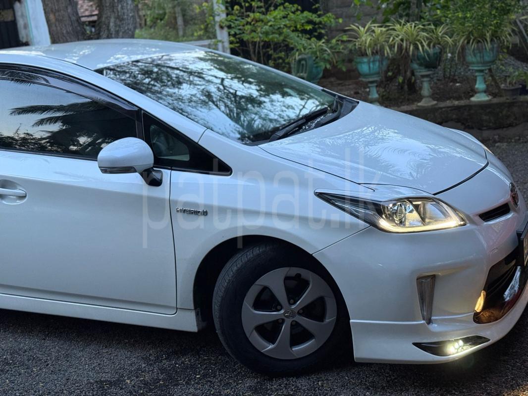 Toyota Prius 2013 - பயன்படுத்தப்பட்டது கார் sale in Sri Lanka - patpat.lk