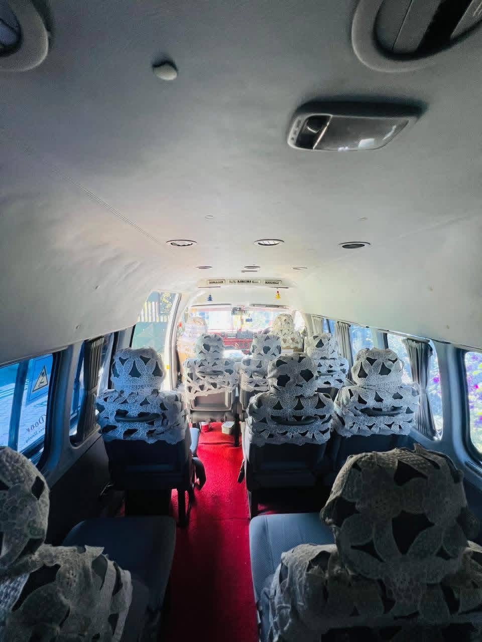 Toyota Hiace 2007 - பயன்படுத்தப்பட்டது வேன் sale in Sri Lanka - patpat.lk