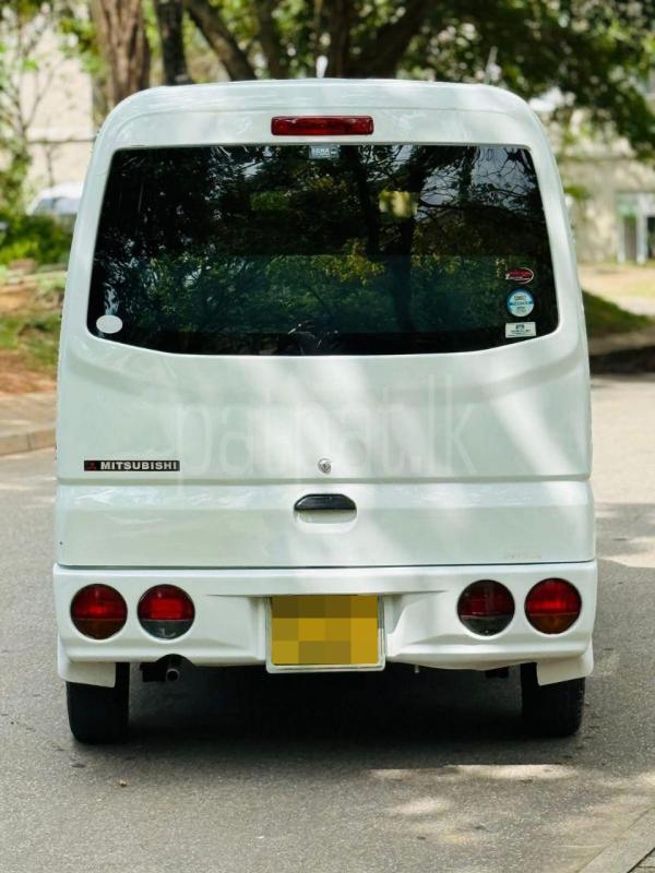 Mitsubishi Minicab 2011 - பயன்படுத்தப்பட்டது வேன் sale in Sri Lanka - patpat.lk