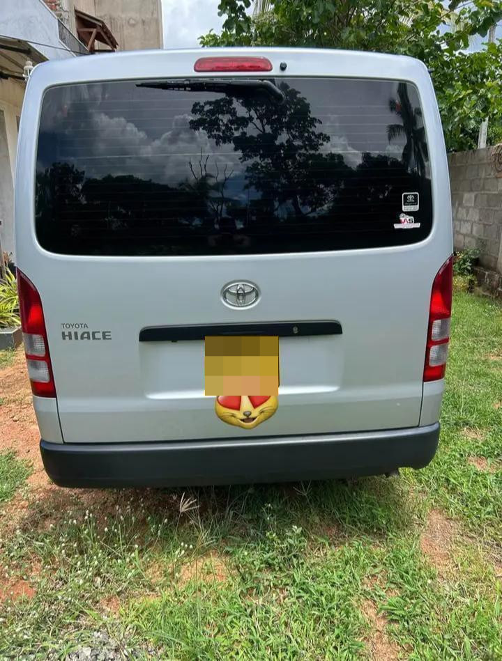 Toyota Hiace 2016 - பயன்படுத்தப்பட்டது வேன் sale in Sri Lanka - patpat.lk