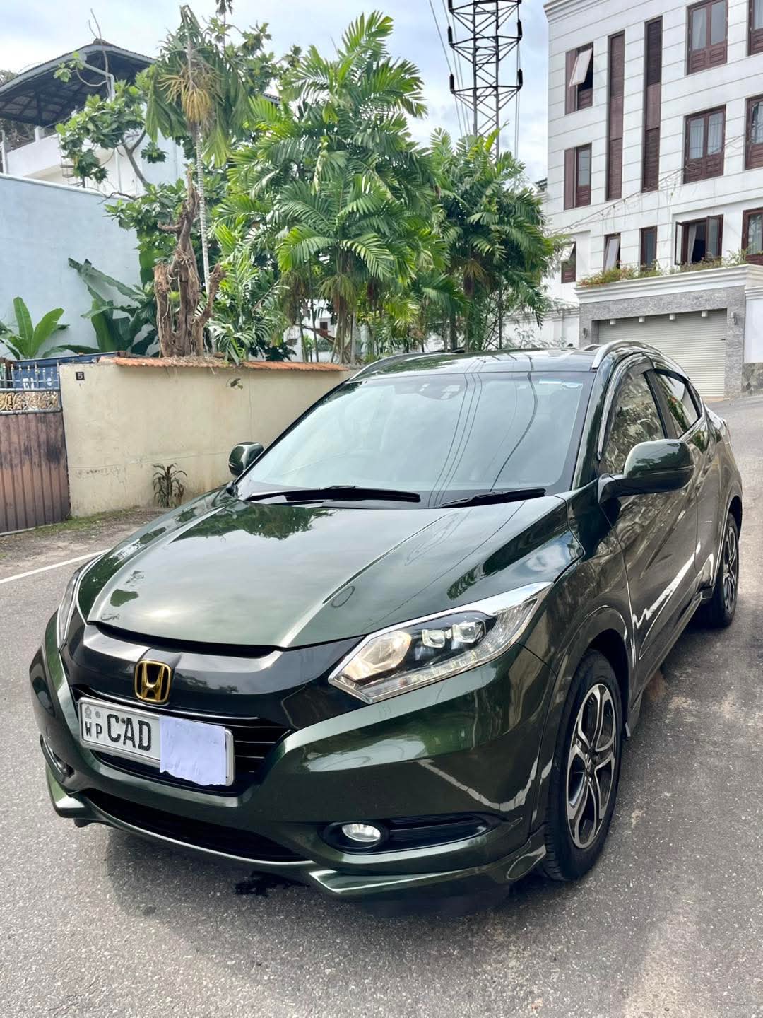 Honda Vezel 2014 - பயன்படுத்தப்பட்டது SUV sale in Sri Lanka - patpat.lk