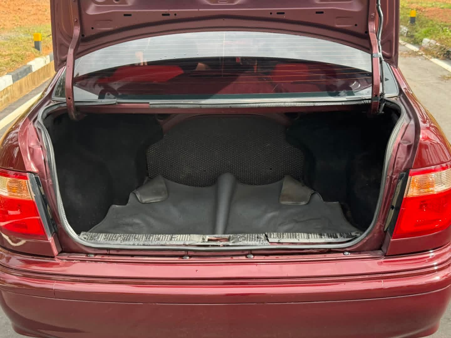 Nissan Bluebird 2000 - பயன்படுத்தப்பட்டது கார் sale in Sri Lanka - patpat.lk