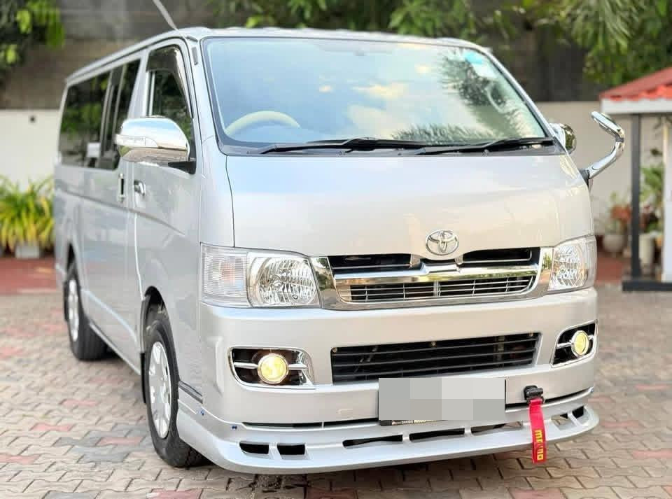 Toyota Hiace 2007 - பயன்படுத்தப்பட்டது வேன் sale in Sri Lanka - patpat.lk