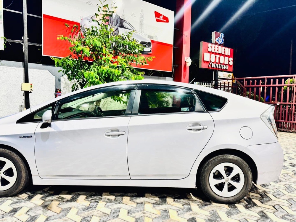 Toyota Prius 2013 - භාවිතා කරන ලද කාර් sale in Sri Lanka - patpat.lk
