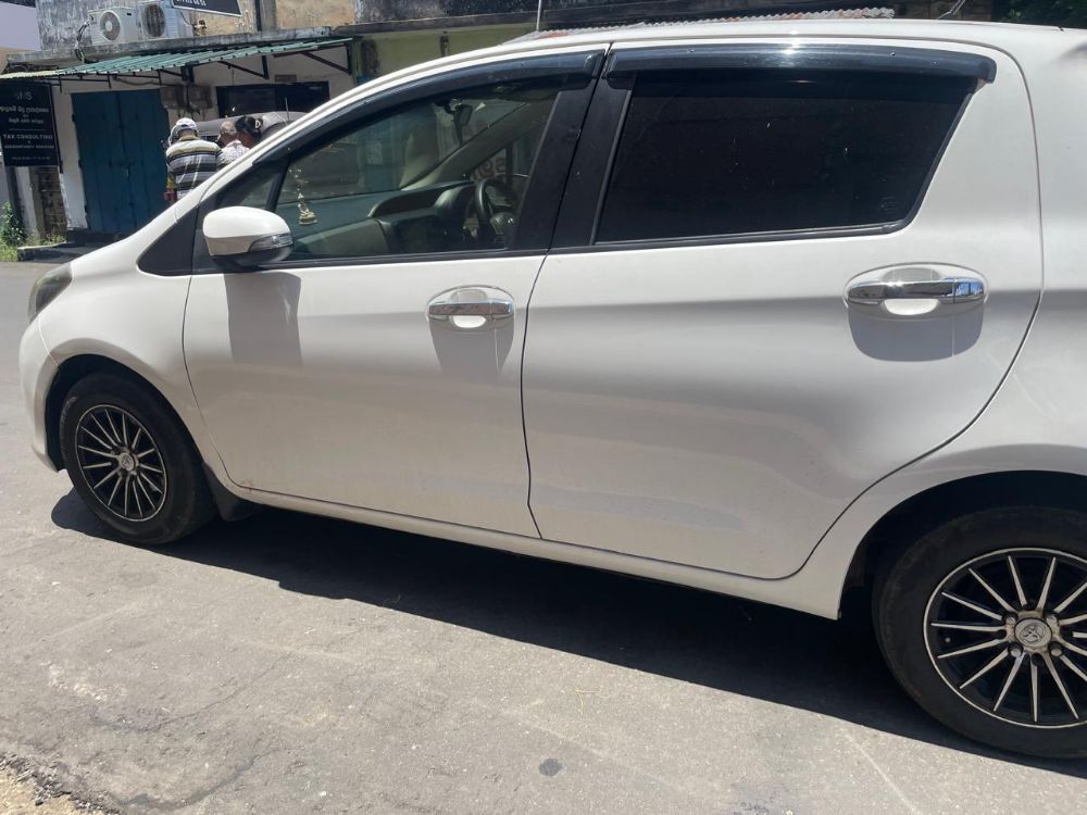 Toyota Vitz 2015 - Used Car sale in Sri Lanka - patpat.lk