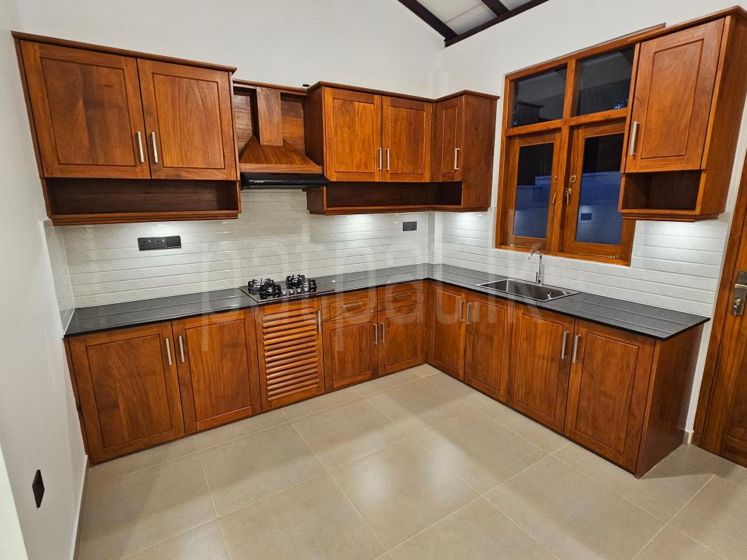 Advertisement image 9