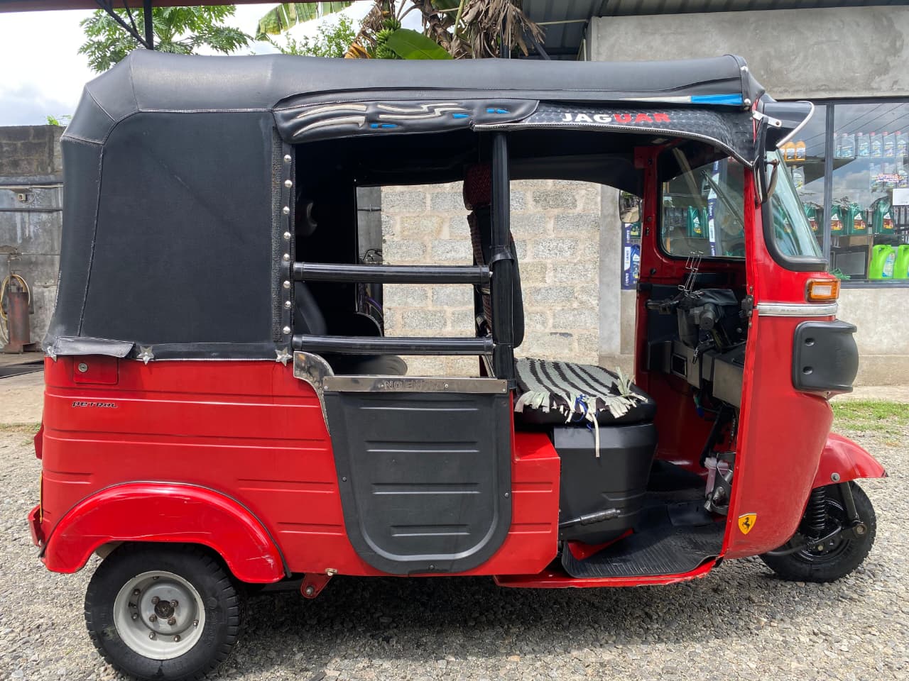 Bajaj Three Wheel 2018 - பயன்படுத்தப்பட்டது முச்சக்கர வண்டி sale in Sri Lanka - patpat.lk