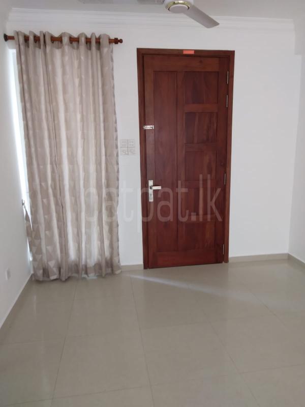 Unfurnished Apartment for Sale in Wellawatta (Colombo 06)