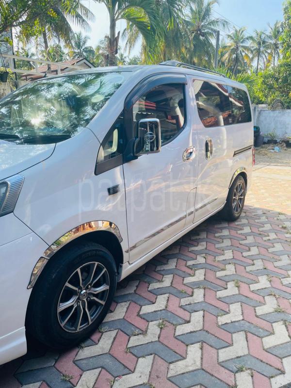 Nissan NV200 2009 - නැවත සකස් කල වෑන් රථය sale in Sri Lanka - patpat.lk