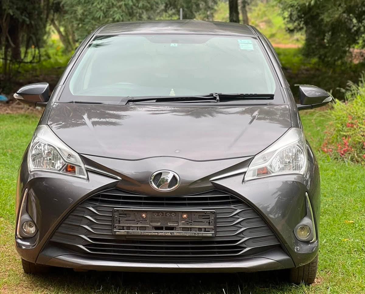 Toyota Vitz 2017 - பயன்படுத்தப்பட்டது கார் sale in Sri Lanka - patpat.lk