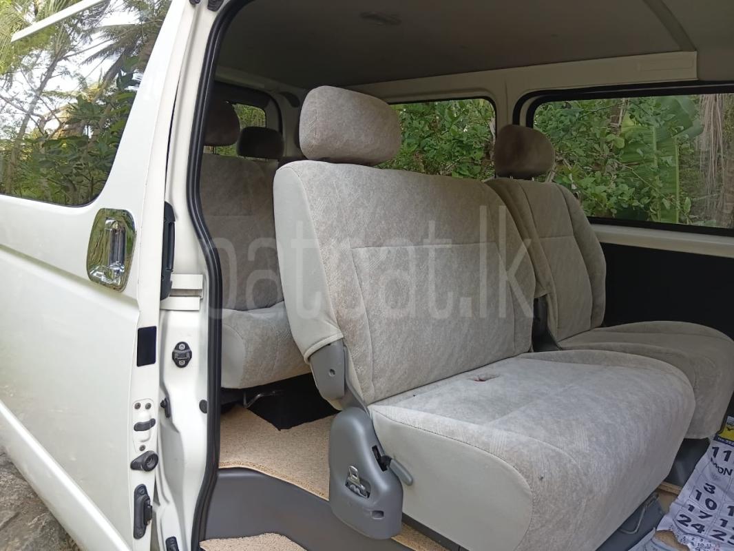 Toyota Hiace 2011 - பயன்படுத்தப்பட்டது வேன் sale in Sri Lanka - patpat.lk