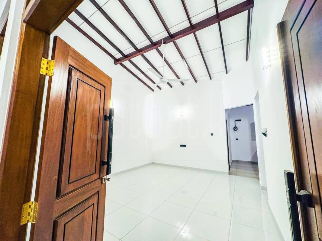 House for Sale in Athurugiriya ads-image-1