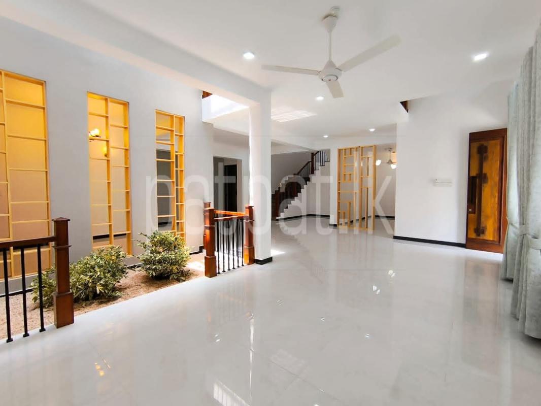 House for Sale in Talawatugoda