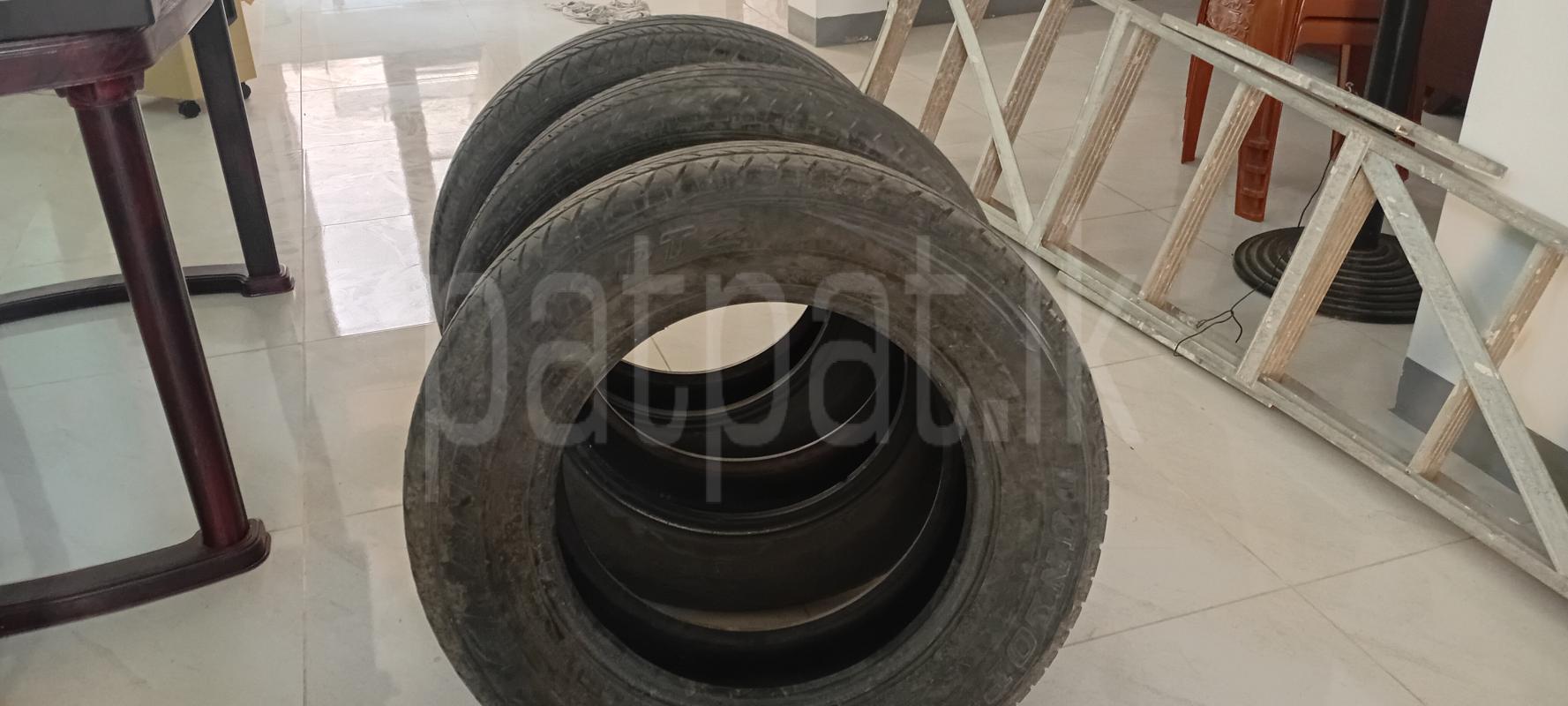 Dunlop Tyers 235/60R16, 3x SUV