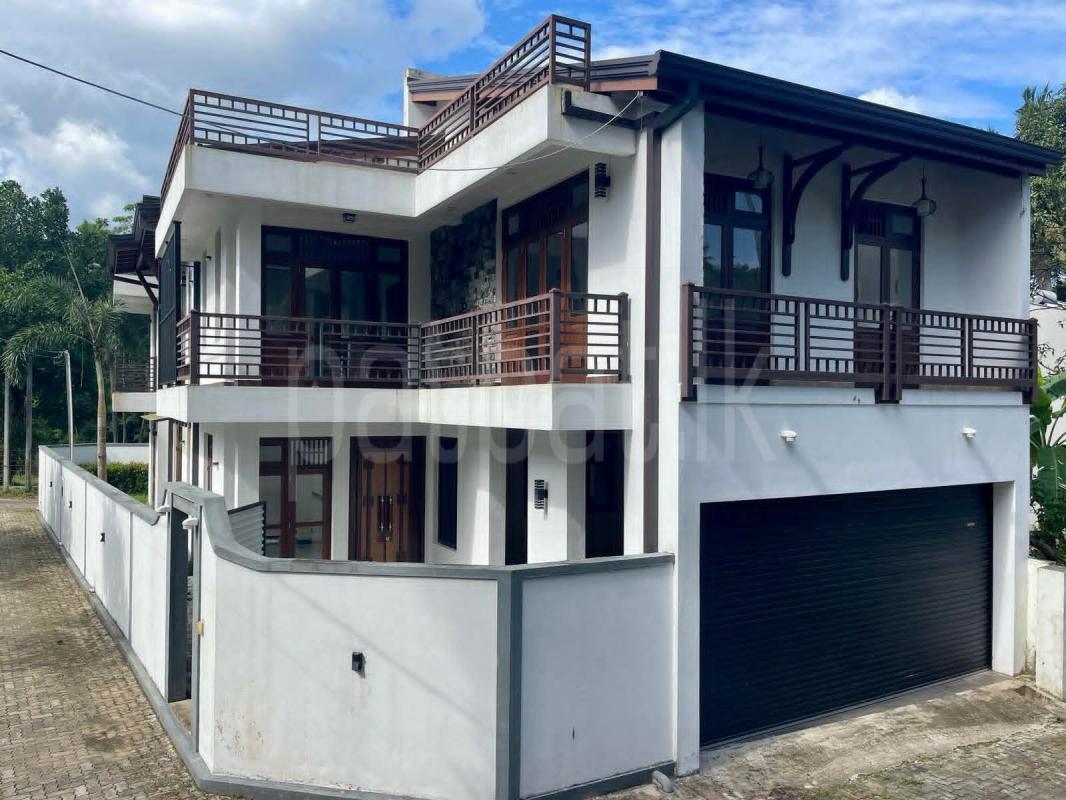 House for Sale in Talawatugoda