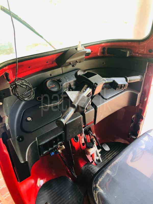 Bajaj Three Wheel 2018 - பயன்படுத்தப்பட்டது முச்சக்கர வண்டி sale in Sri Lanka - patpat.lk
