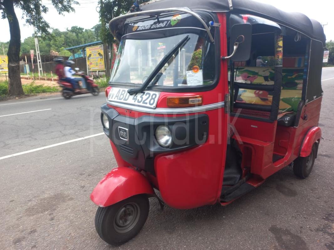 Bajaj Three Wheel 2015 - භාවිතා කරන ලද ත්‍රිරෝද රථය sale in Sri Lanka - patpat.lk