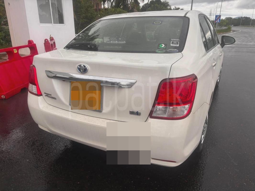 Toyota Axio 2015 - பயன்படுத்தப்பட்டது கார் sale in Sri Lanka - patpat.lk