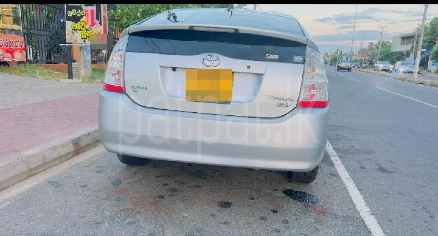 Toyota Prius 2011 - பயன்படுத்தப்பட்டது கார் sale in Sri Lanka - patpat.lk