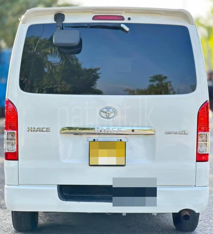 Toyota Hiace 2006 - பயன்படுத்தப்பட்டது வேன் sale in Sri Lanka - patpat.lk