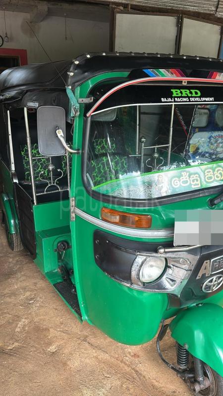 Bajaj Three Wheel 2015 - பயன்படுத்தப்பட்டது முச்சக்கர வண்டி sale in Sri Lanka - patpat.lk