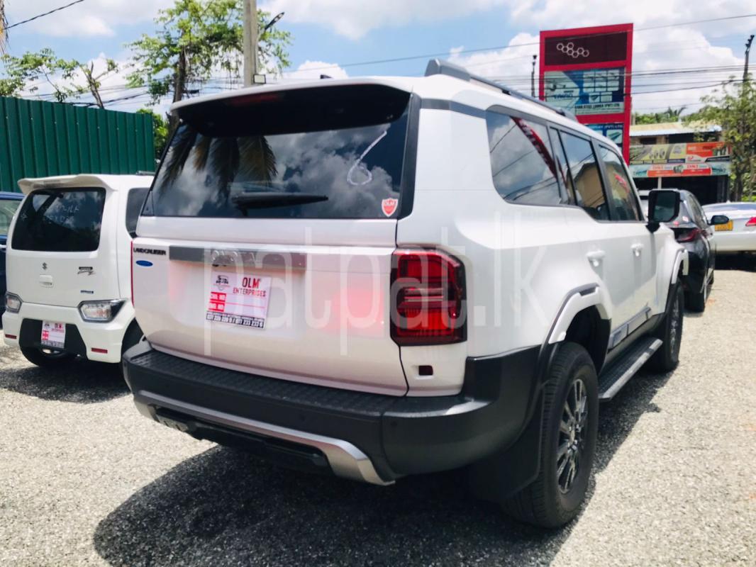 Advertisement image 6