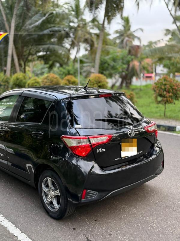 Toyota Vitz 2017 - பயன்படுத்தப்பட்டது கார் sale in Sri Lanka - patpat.lk