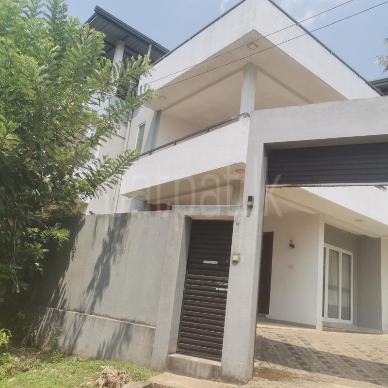 House for Sale in Athurugiriya