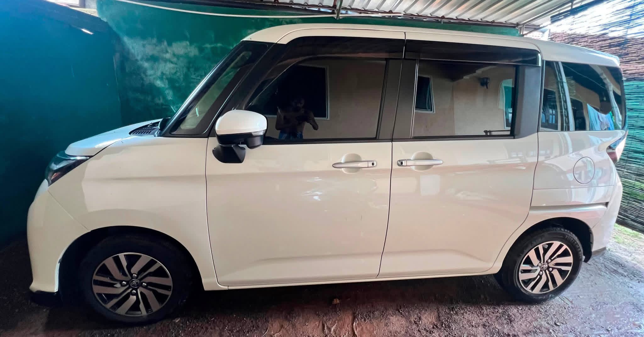 Toyota Roomy 2019 - Used Van sale in Sri Lanka - patpat.lk