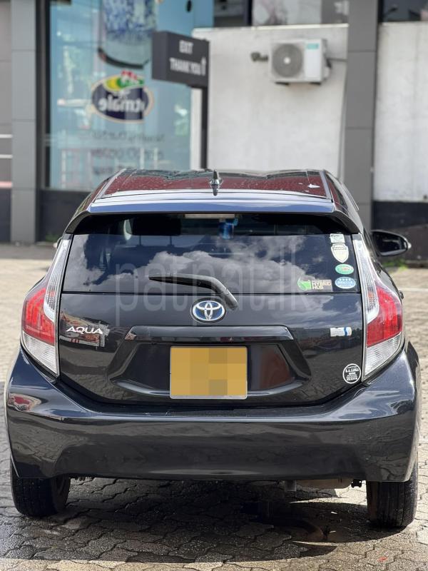 Toyota Aqua 2015 - பயன்படுத்தப்பட்டது கார் sale in Sri Lanka - patpat.lk