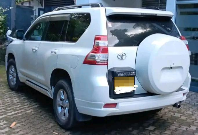 Toyota Land Cruiser 2015 - பயன்படுத்தப்பட்டது SUV sale in Sri Lanka - patpat.lk