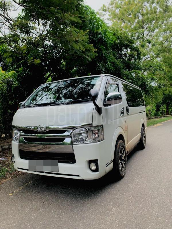 Toyota Hiace 2014 - பயன்படுத்தப்பட்டது வேன் sale in Sri Lanka - patpat.lk