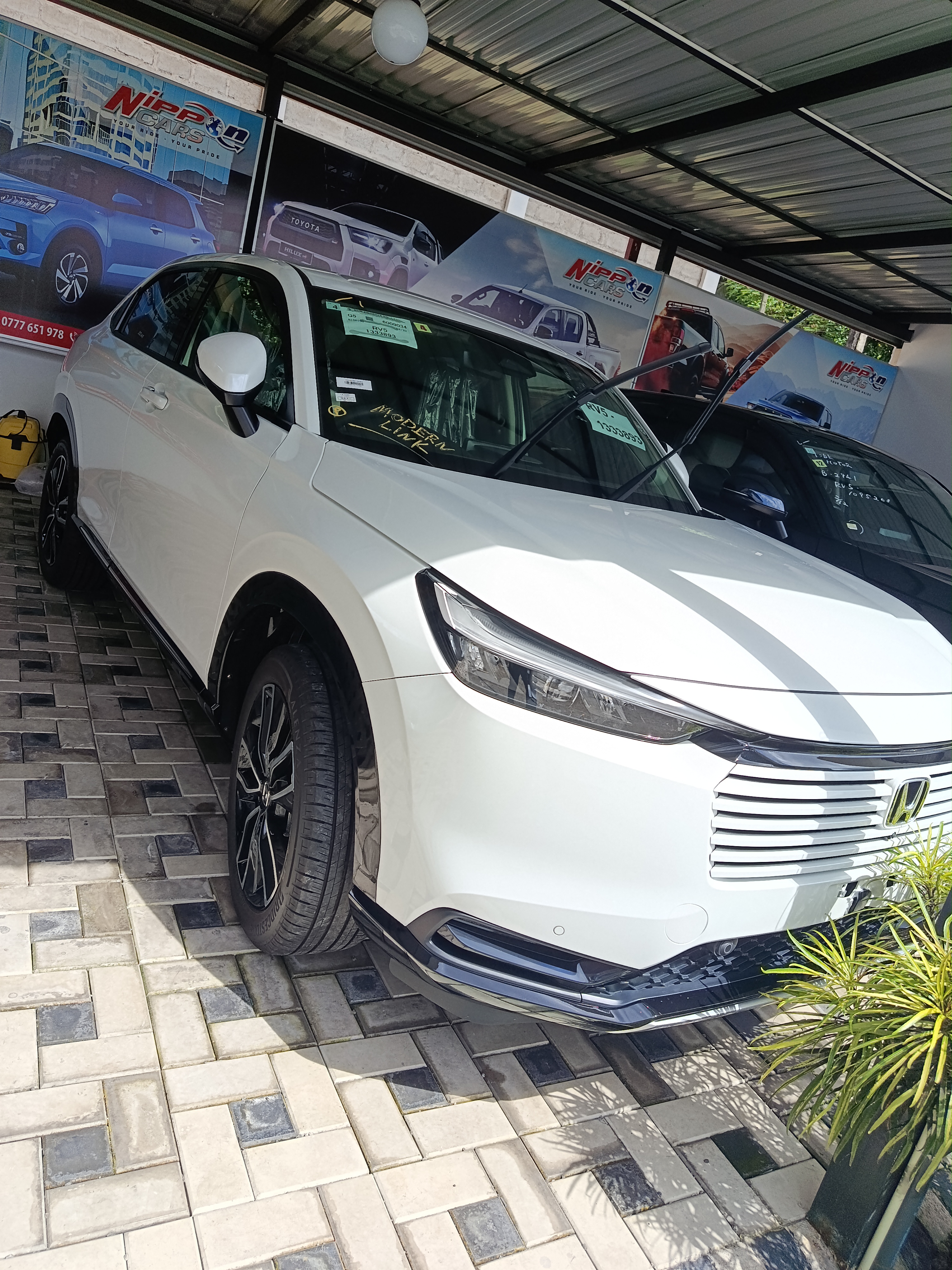 Honda Vezel 2024 - නැවත සකස් කල SUV රථය sale in Sri Lanka - patpat.lk