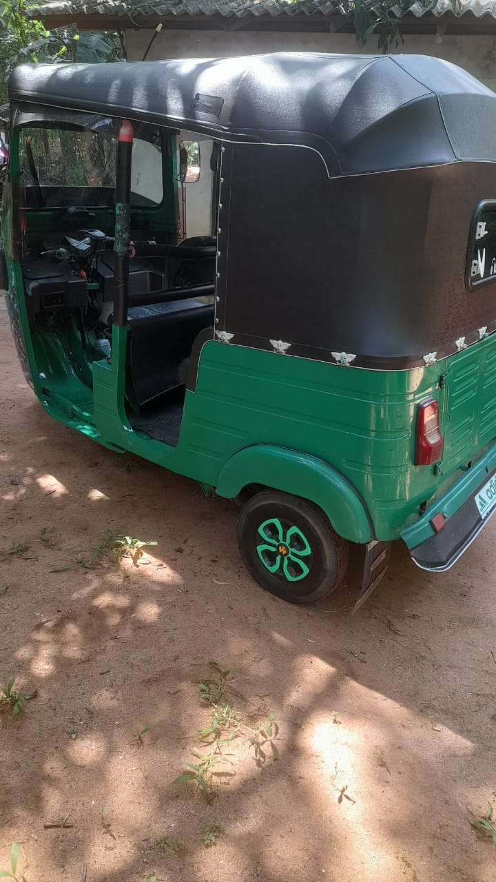 Bajaj Three Wheel 2015 - Used Three wheeler sale in Sri Lanka - patpat.lk
