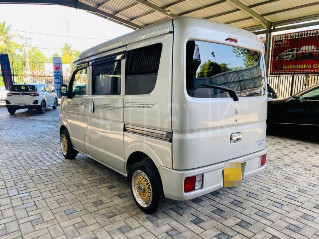 Advertisement image 6