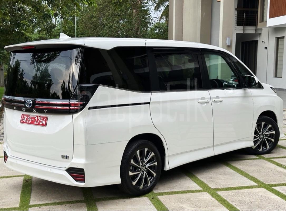 Advertisement image 4