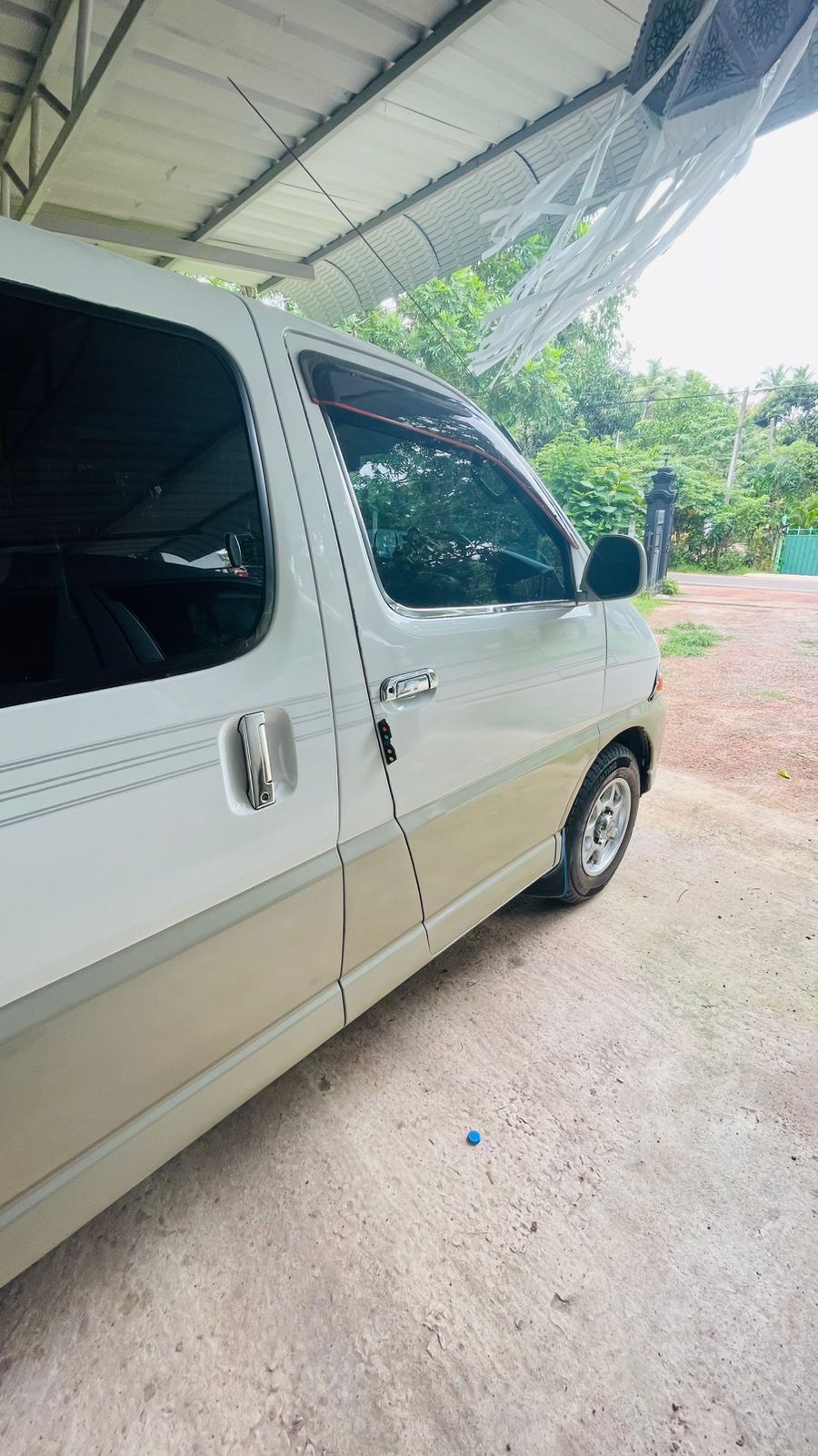 Toyota Hiace 1999 - பயன்படுத்தப்பட்டது வேன் sale in Sri Lanka - patpat.lk