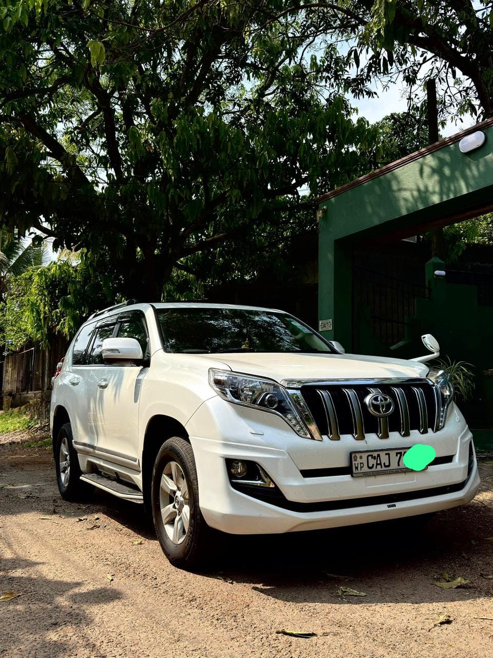 Toyota Land Cruiser Prado 2013 ads-image-1