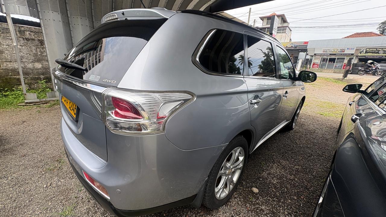 Mitsubishi Outlander 2014 - Used SUV sale in Sri Lanka - patpat.lk