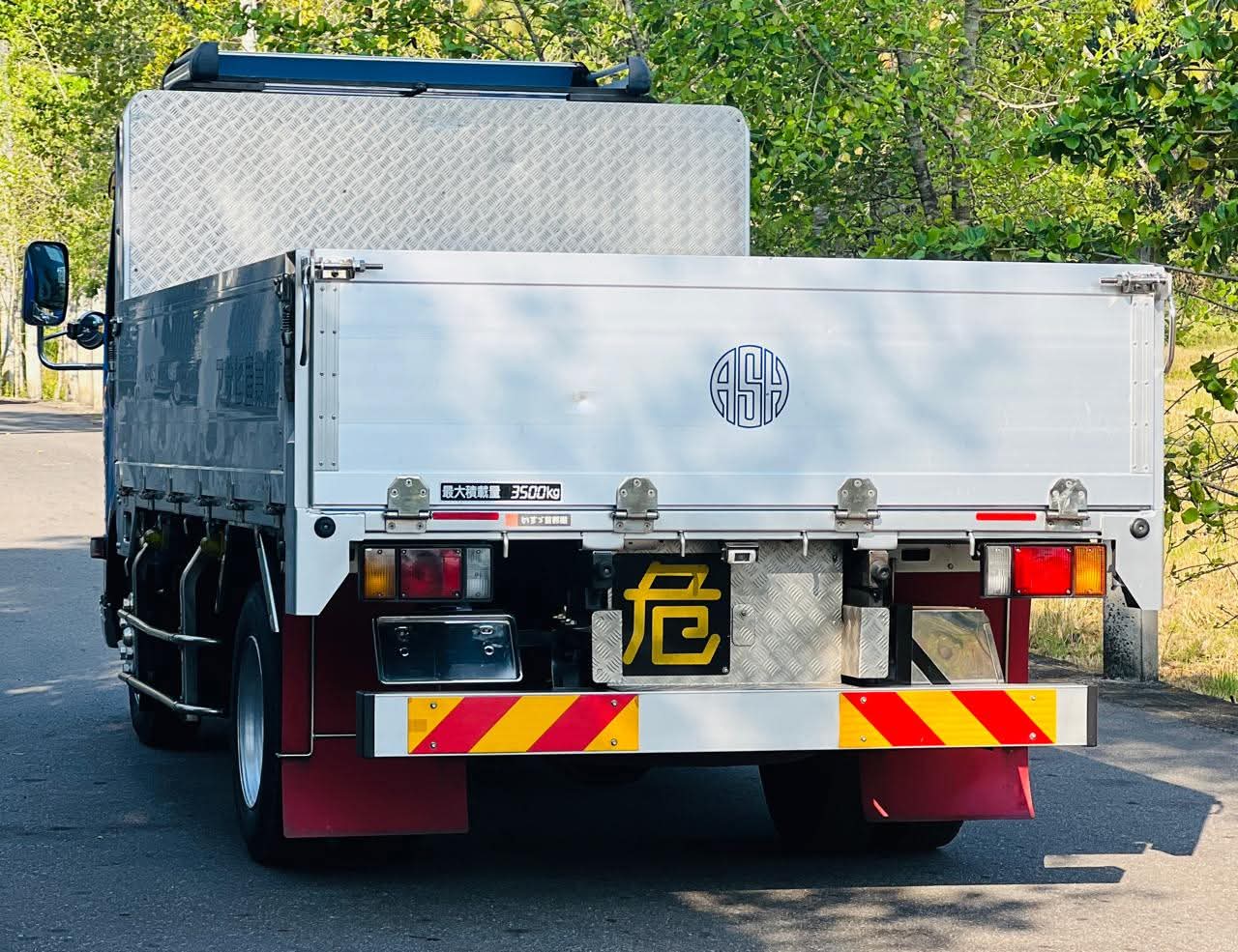 Isuzu ELF 2016 - අලුත් ට්‍රක් රථය sale in Sri Lanka - patpat.lk