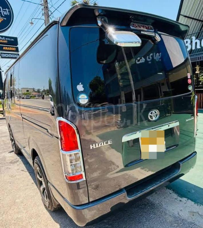 Toyota Hiace 2006 - பயன்படுத்தப்பட்டது வேன் sale in Sri Lanka - patpat.lk